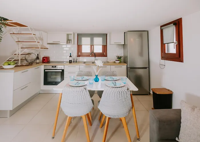 Sun Stories Апартаменты Вотон