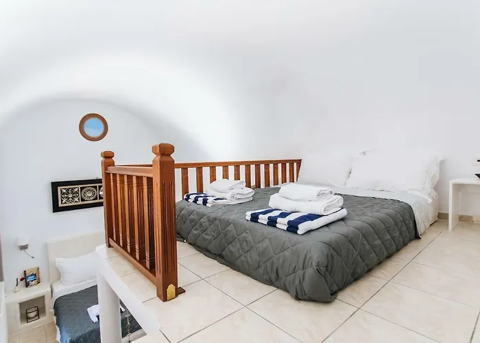 Sun Stories Apartment